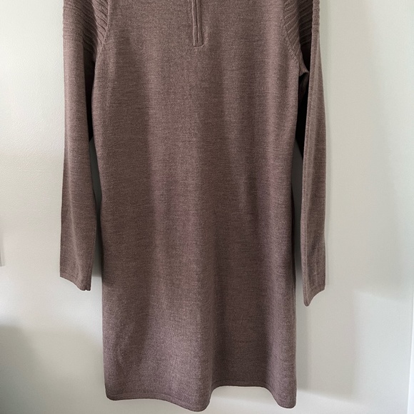 Tahari Merino Wool Long Sleeve Sweater Dress Size L - Picture 7 of 10